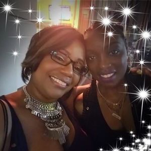 Meet your Posher, Sharon